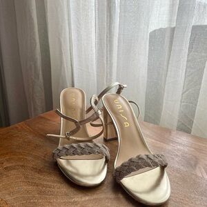 Unisa Women's Gold Heeled Sandals